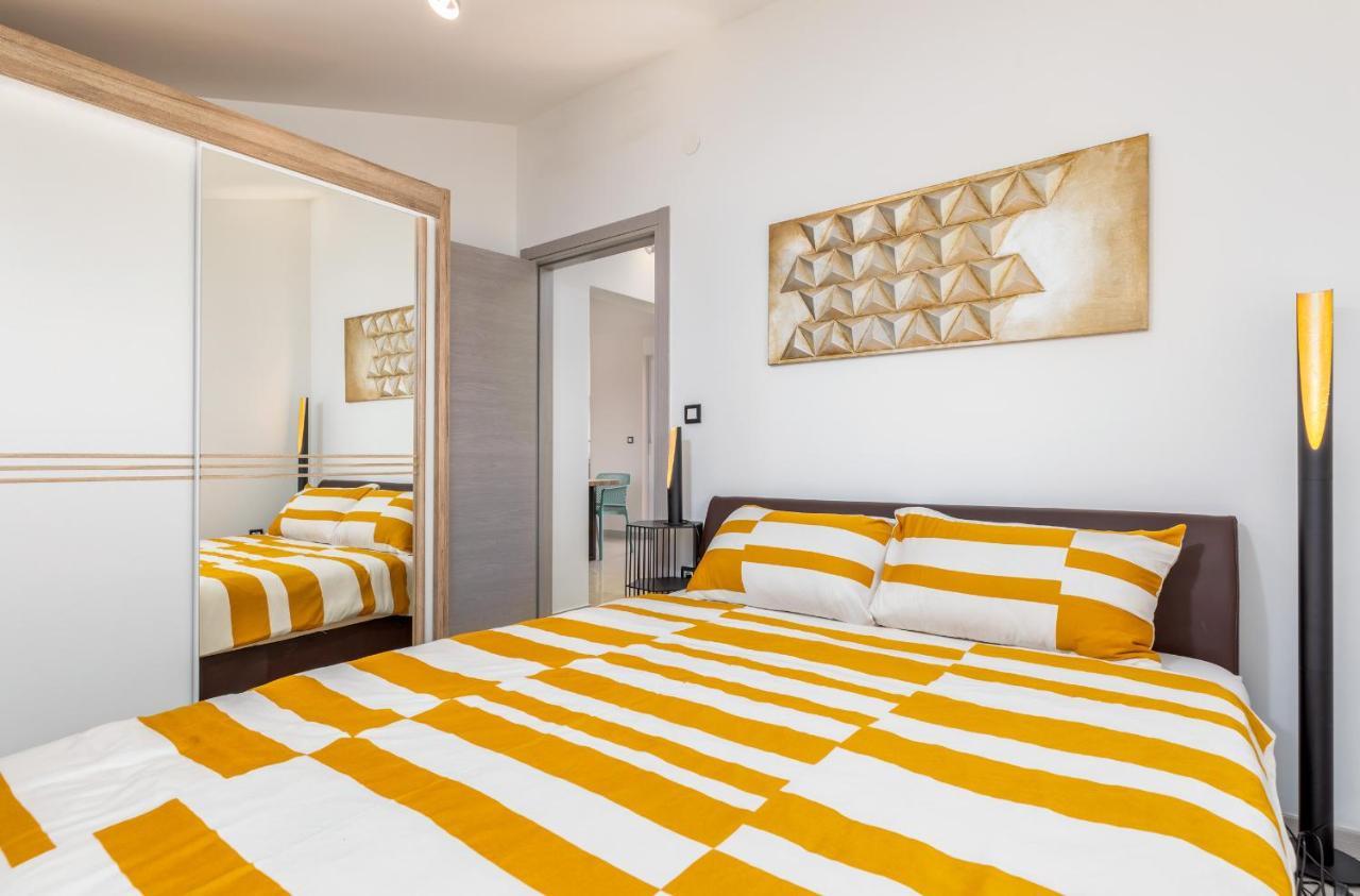 Apartment Vito With Sea View Фажана Екстер'єр фото